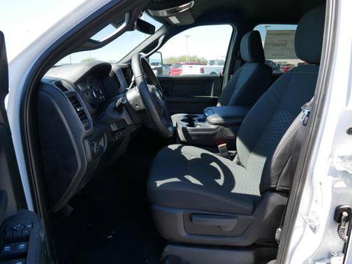 2025 RAM 2500 Tradesman Crew Cab 4x4 6'4' Box