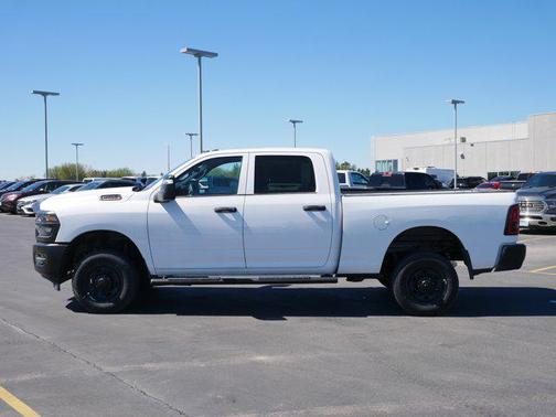 2025 RAM 2500 Tradesman Crew Cab 4x4 6'4' Box
