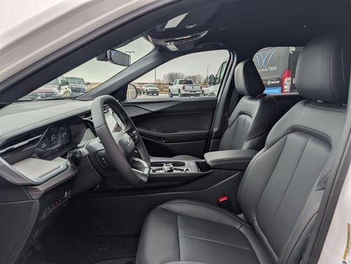 Bright White Clearcoat 2026 Jeep Cherokee Limited