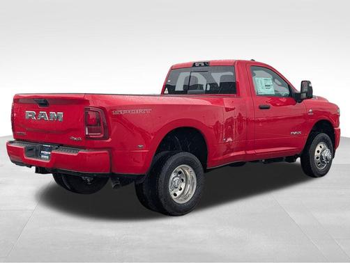 Flame Red Clearcoat 2026 RAM 3500 Big Horn Regular Cab 4x4 8' Box