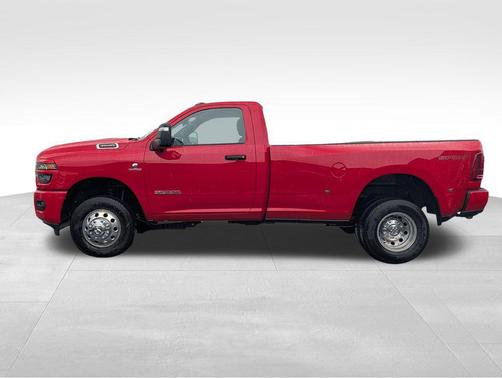 Flame Red Clearcoat 2026 RAM 3500 Big Horn Regular Cab 4x4 8' Box