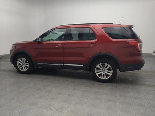Red 2018 Ford Explorer XLT