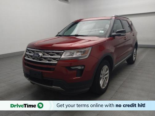 Red 2018 Ford Explorer XLT