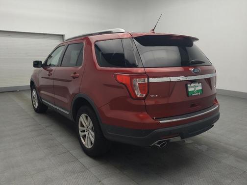 Red 2018 Ford Explorer XLT