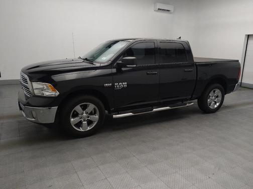 Brilliant Black Crystal Pearlcoat 2019 RAM 1500 Big Horn