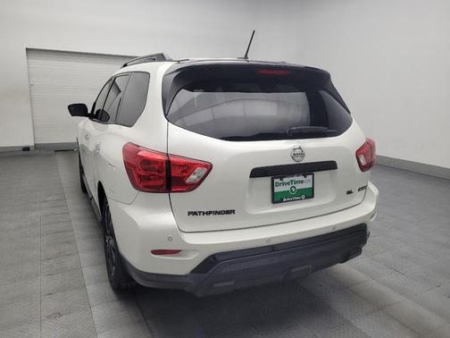 2018 Nissan Pathfinder SL