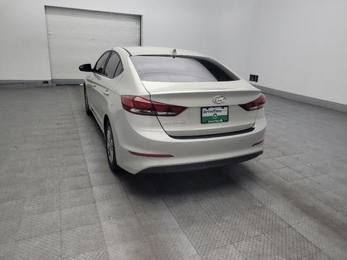 Mineral Beige Pearl 2017 Hyundai ELANTRA SE