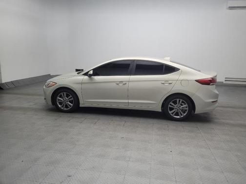 Mineral Beige Pearl 2017 Hyundai ELANTRA SE