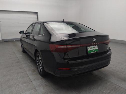 Deep Black Pearl 2025 Volkswagen Jetta 1.5T SE