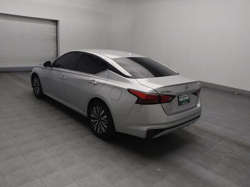 Brilliant Silver Metallic 2023 Nissan Altima 2.5 SV