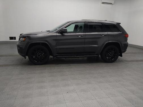 Granite Crystal Metallic Clearcoat 2018 Jeep Grand Cherokee Altitude