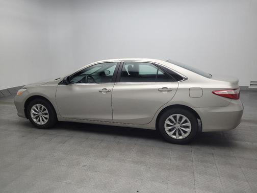 Creme Brulee Mica 2017 Toyota Camry LE