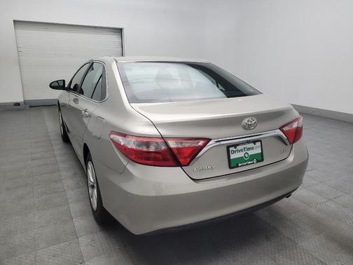 Creme Brulee Mica 2017 Toyota Camry LE