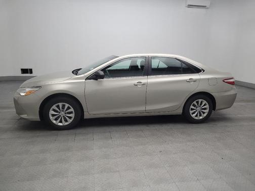 Creme Brulee Mica 2017 Toyota Camry LE