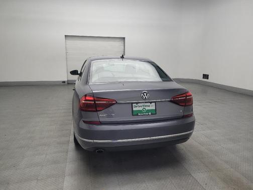 Platinum Gray Metallic 2017 Volkswagen Passat 1.8T SE
