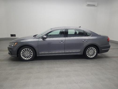 Platinum Gray Metallic 2017 Volkswagen Passat 1.8T SE