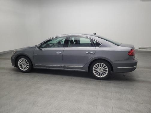 Platinum Gray Metallic 2017 Volkswagen Passat 1.8T SE