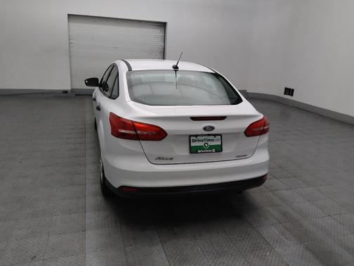Oxford White 2016 Ford Focus S