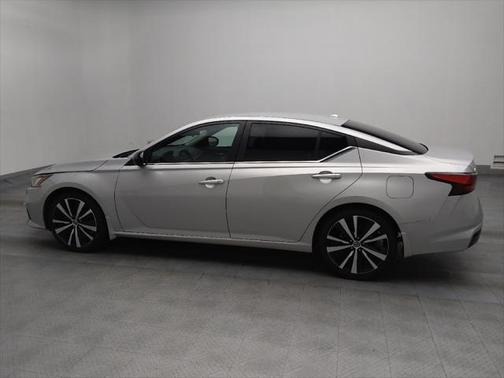 2022 Nissan Altima SR FWD
