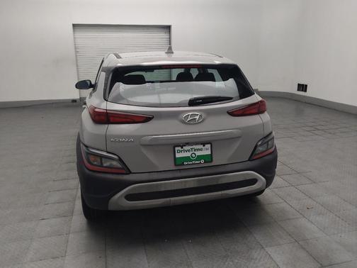 Gray 2023 Hyundai KONA SE