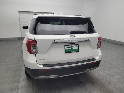 White 2022 Ford Explorer XLT