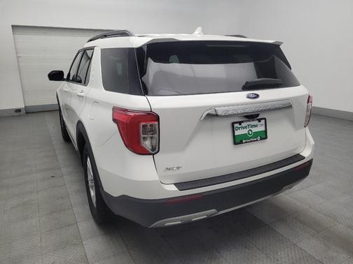 White 2022 Ford Explorer XLT