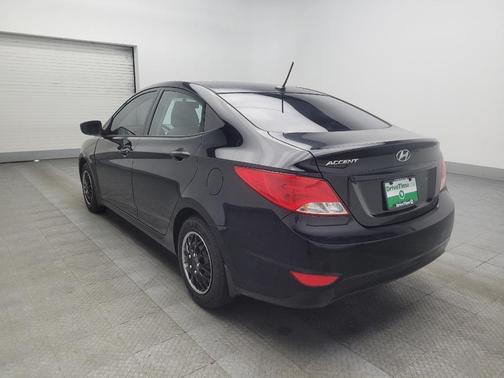 Ultra Black Pearl 2016 Hyundai Accent SE