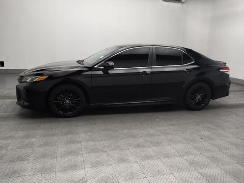 Midnight Black Metallic 2018 Toyota Camry SE
