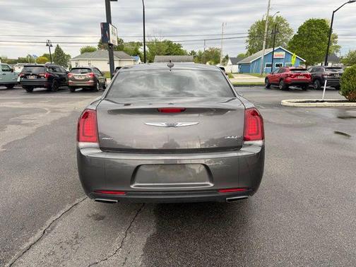 Granite Crystal Metallic Clearcoat 2018 Chrysler 300 S