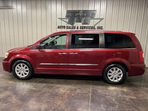 2016 Chrysler Town & Country Touring