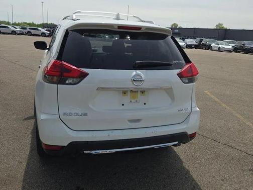 Glacier White 2017 Nissan Rogue SV