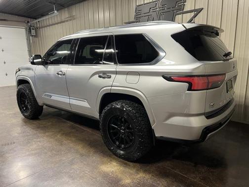 2023 Toyota Sequoia Capstone