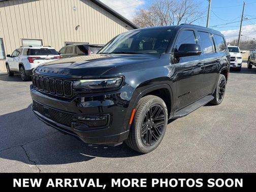 Diamond Black Crystal Pearlcoat 2024 Jeep Wagoneer Series II Carbide 4x4