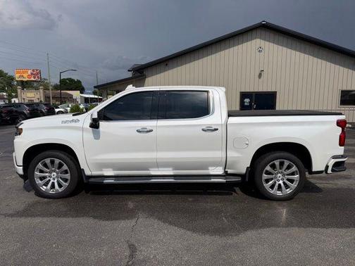 Iridescent Pearl Tricoat 2021 Chevrolet Silverado 1500 High Country