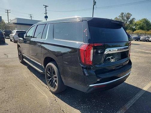 2023 GMC Yukon XL SLT