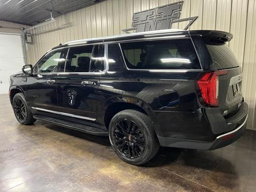 2023 GMC Yukon XL SLT