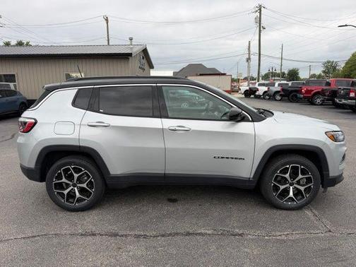Silver Zynith Metallic Clearcoat 2025 Jeep Compass Limited