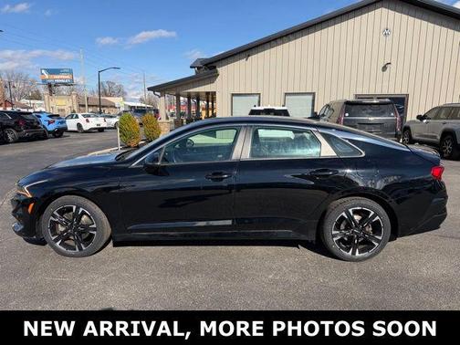 Ebony Black 2022 Kia K5 GT-Line