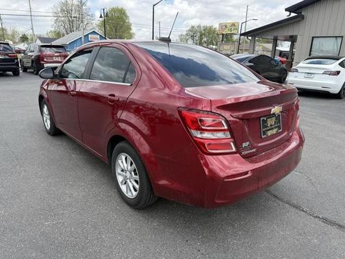 2020 Chevrolet Sonic FWD Sedan LT