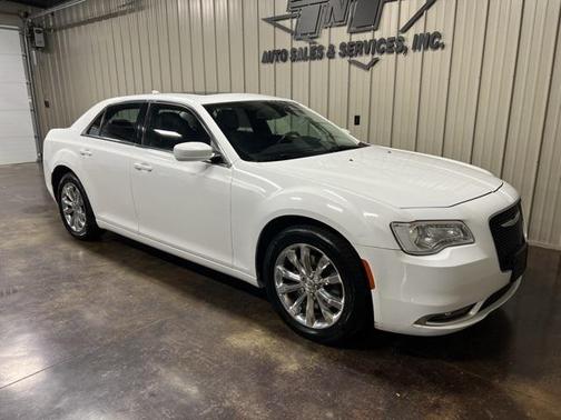 2017 Chrysler 300 Limited