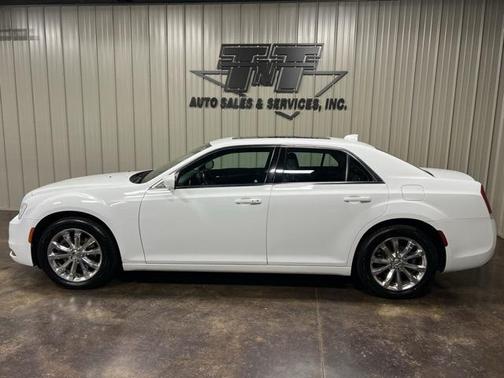 2017 Chrysler 300 Limited