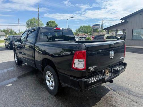 Diamond Black Crystal Pearlcoat 2022 RAM 1500 Big Horn/Lone Star