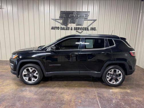 Diamond Black Crystal Pearlcoat 2018 Jeep Compass Limited