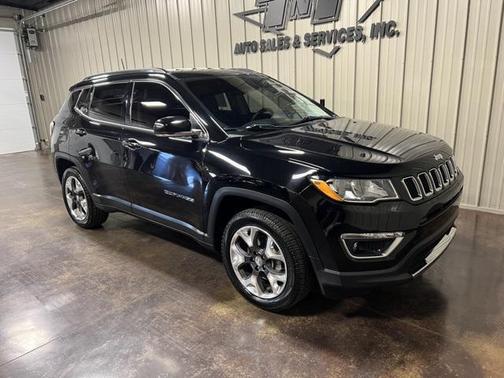 Diamond Black Crystal Pearlcoat 2018 Jeep Compass Limited