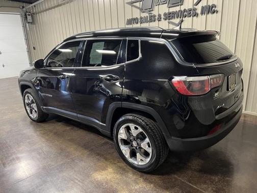 Diamond Black Crystal Pearlcoat 2018 Jeep Compass Limited