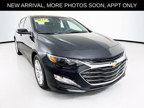Mosaic Black Metallic 2024 Chevrolet Malibu FWD 1LT