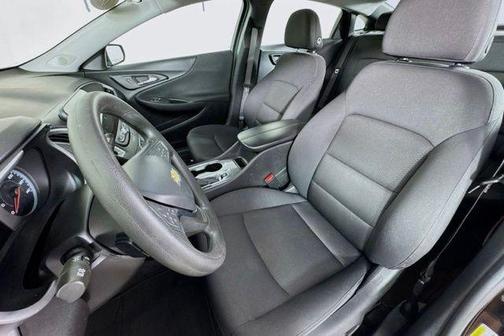Mosaic Black Metallic 2024 Chevrolet Malibu FWD 1LT
