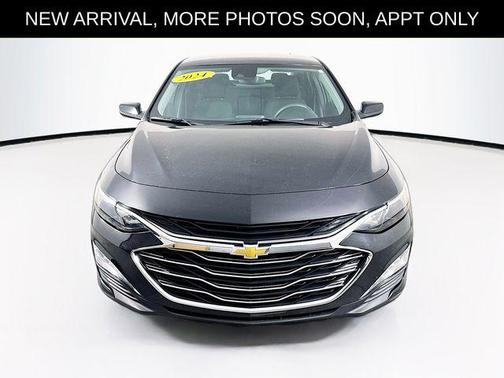 Mosaic Black Metallic 2024 Chevrolet Malibu FWD 1LT