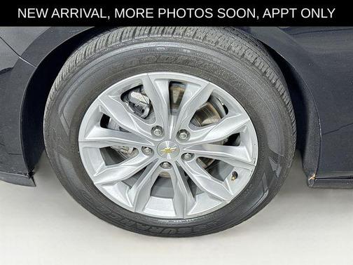 Mosaic Black Metallic 2024 Chevrolet Malibu FWD 1LT