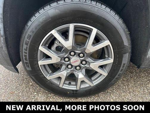 2023 GMC Acadia FWD SLT